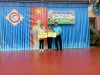 Liên đội THCS Huỳnh Thúc Kháng trao quà "Em nuôi khăn quàng đỏ" năm học 2022 - 2023